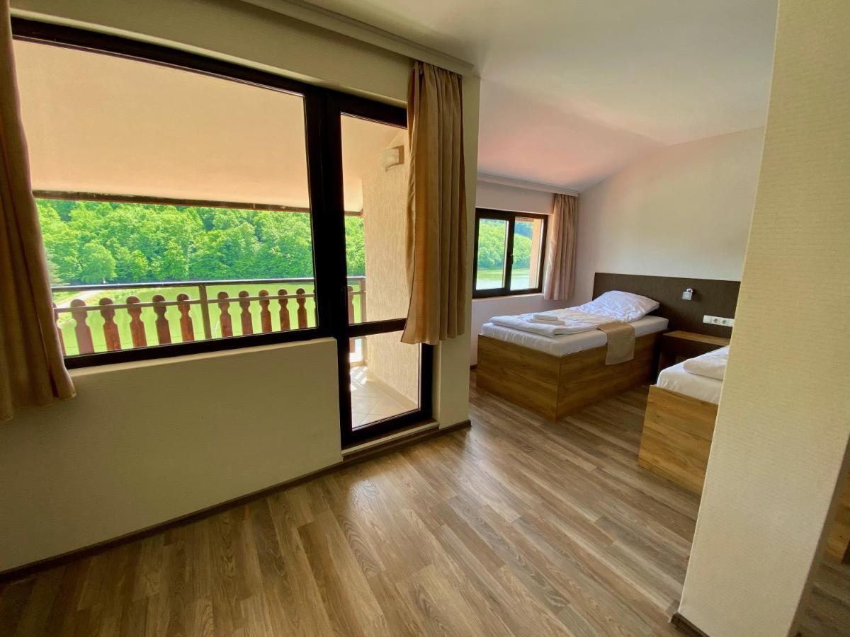 Tryavna Lake Hotel & Spa Exteriör bild