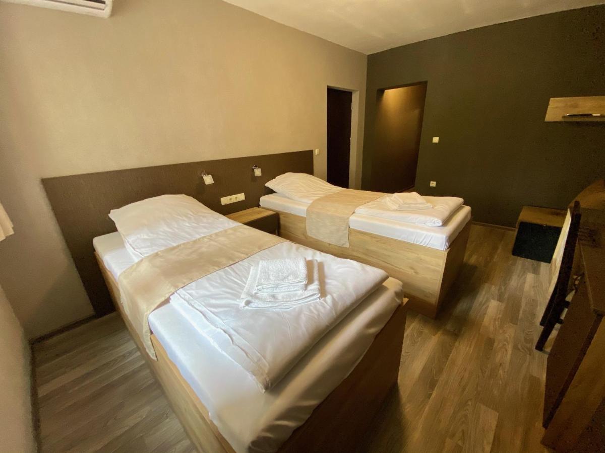 Tryavna Lake Hotel & Spa Exteriör bild