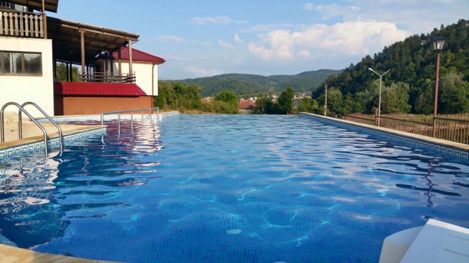 Tryavna Lake Hotel & Spa Exteriör bild