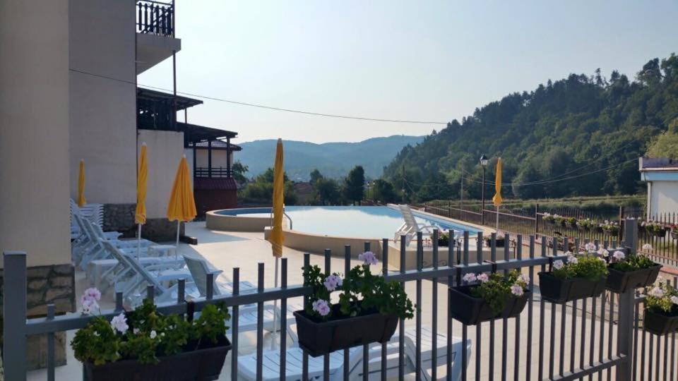 Tryavna Lake Hotel & Spa Exteriör bild