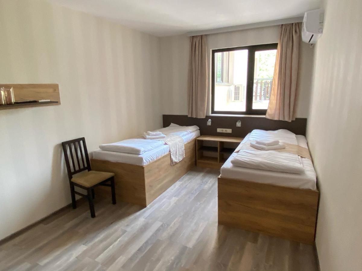 Tryavna Lake Hotel & Spa Exteriör bild