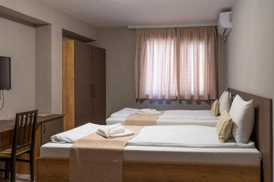 Tryavna Lake Hotel & Spa Exteriör bild