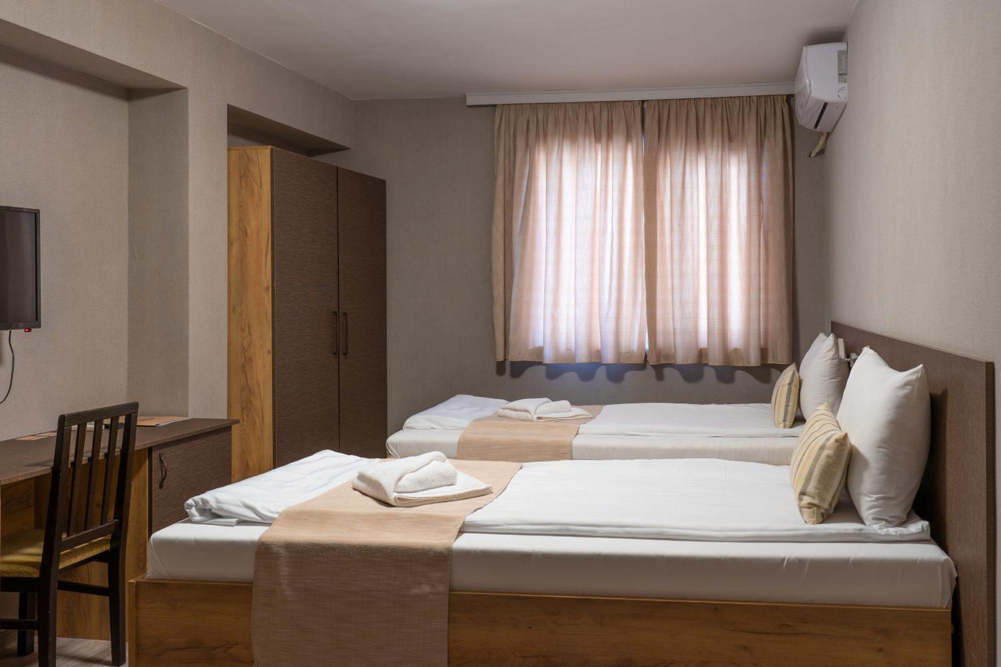 Tryavna Lake Hotel & Spa Exteriör bild