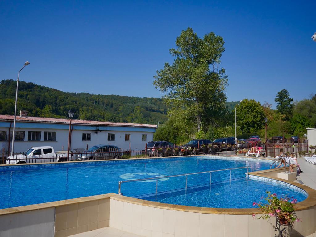 Tryavna Lake Hotel & Spa Exteriör bild