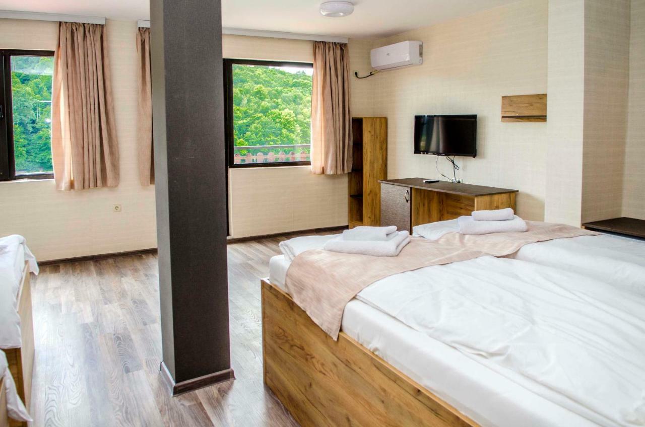 Tryavna Lake Hotel & Spa Exteriör bild