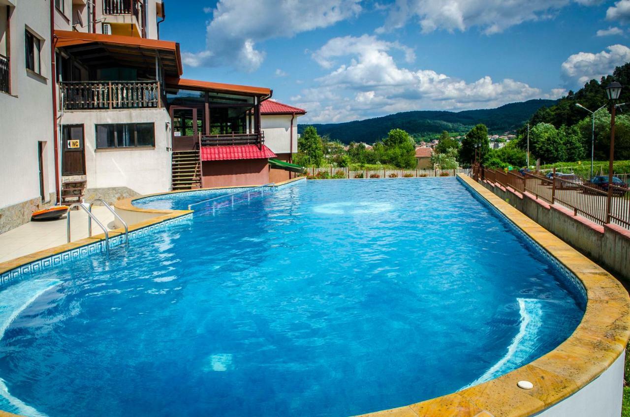 Tryavna Lake Hotel & Spa Exteriör bild